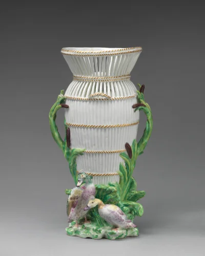 Loskamilos1 - Porcelanowa waza wykonana około 1760 roku w jednej z londyńskich fabryk...