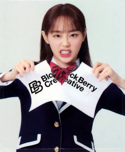 XKHYCCB2dX - #koreanka #chuu #loona