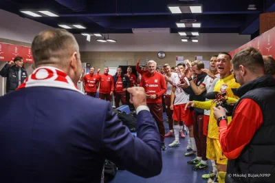 Fiutin - CZOŁEM ŻOŁNIERZE EOOO EEEOOO
#mecz