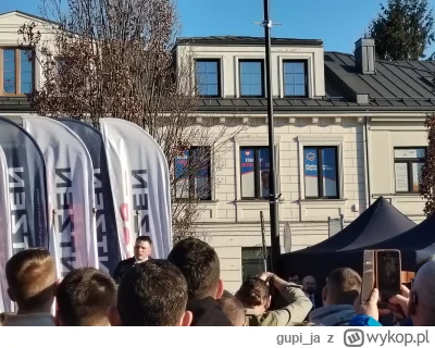 gupi_ja - @Trabancik:  to nie jest zdjęcie z Łęcznej? Bojarski z okna pilnował, co ta...