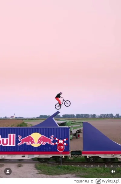 figus102 - Dawid Godziek przejeżdza po jadącym pociągu #bmx #freestyle #rower #ciekaw...