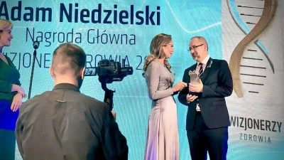 awres - @FWNietzsche: Zobacz kto dostał nagrodę główną "Wizjonerów Zdrowia 2022" (⌐ ͡...