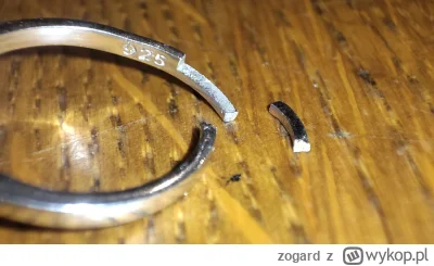 zogard - Srebrny pierścionek pękł w taki sposób po konfrontacji z lodówką, możliwe to...
