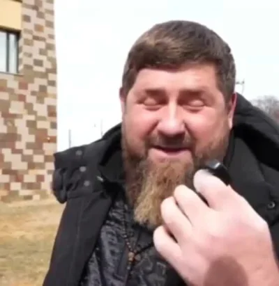 A.....n - Kadyrow mówi, że jest zdrowy. W sumie ja mu tam wierzę, nasze media już wym...