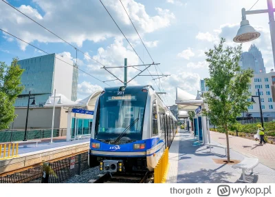 thorgoth - >inżynier jechał metrem

@GoldenJanusz: takim pseudo tramwajem, to chyba n...