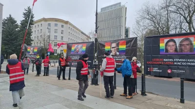 framugabezdrzwi - Nawet pod sejmem rozstawili 
#sejm