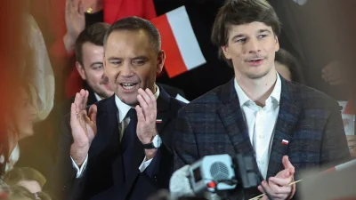 kinlej - Nieślubny syn Nawrockiego jest do kogoś podobny. Przypadek?
#polityka #bekaz...