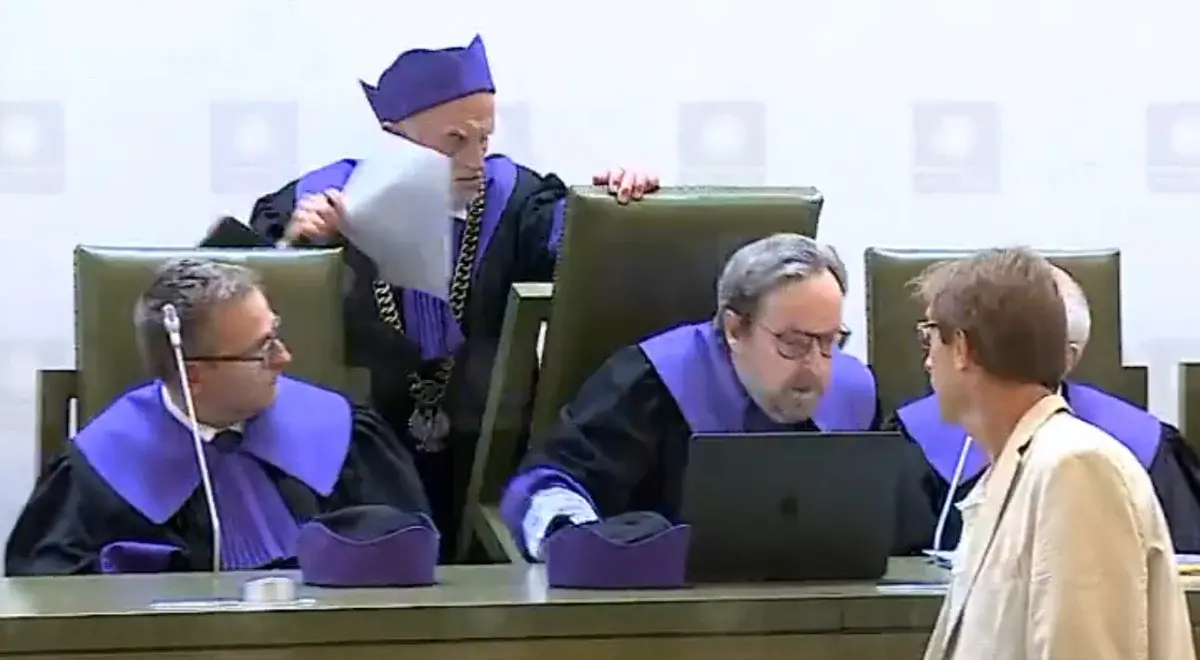 Jabby - @szychun 

Ciekawe czy pisowski czopek w TS znowu będzie próbował wywrócić ob...