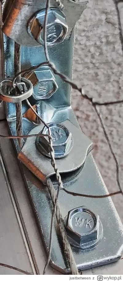 justbetween - Wie ktoś może jak nazywa się taki dynks do montażu linki stalowej? 
#bu...