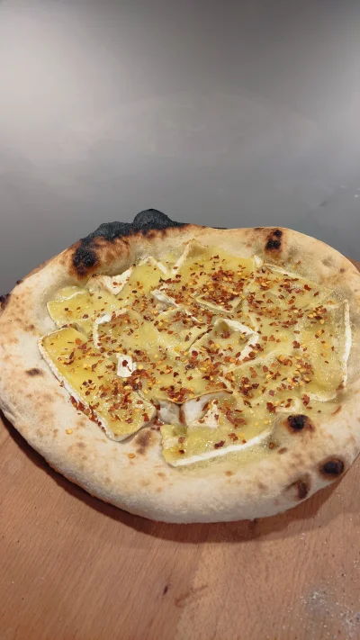 kleeb - A taką pizze dziś zrobiłem.

#gotujzwykopem #pizza