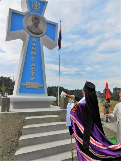 ZbyszekZbyszek - Niemożliwe! Na Ukrainie stawiają pomniki ludobójcom a kandydatów do ...