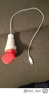 xyz_xyz - Jasne, nawet pod powerbanka sie da