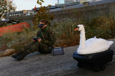 ArchDelux - Szkoda, że z tym wybuchowym łabędziem bojowym napędzanym kobietą nie zdąż...