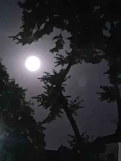 aa-aa - zobacz, teraz se niedawno wyszłem do paczkomatu bo pełno rzeczy i do biedry i...