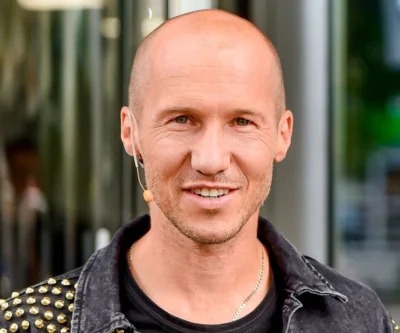 remlezar - @Isouwa: Mezo niby łysiak, ale jednak ma branie, że go julki chcą ( ͡° ᴥ ͡...