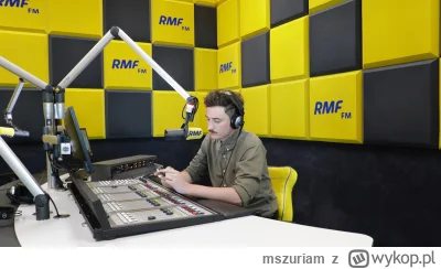 mszuriam - Czy w studio #rmf #rmf24 jest paczkomat?
 #kiciochpyta #heheszki