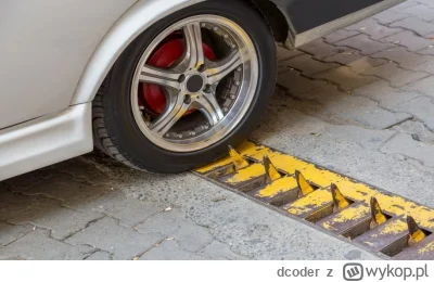 dcoder - Duński sposób na auta wjeżdżające pod prąd na autostradę