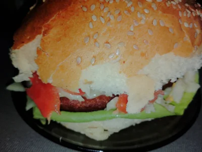 DziecizChoroszczy - #choroszczfood 
Zrobiłem sobie pysznego, swojskiego burgera wojen...