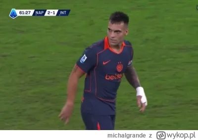 michalgrande - #mecz #meczgif #napoli #intermediolan #seriea 
sprzeczka Lautaro z Con...