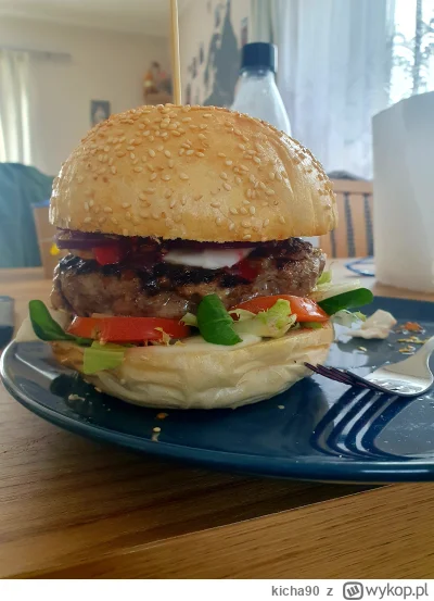 kicha90 - Burger domowy:
Bułka: przepis food emperor
Mieso: jelen/dzik z własnego poz...