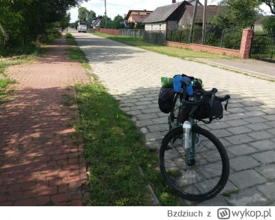 Bzdziuch - 582 590 + 59 = 582 649

Tu powstaje wielka Polska

#rowerowyrownik #gravel...