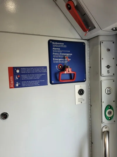 Emble - #intercity #pkp #pkpintercity 
Jadę sobie ciapongiem pierwszy raz od niepamię...