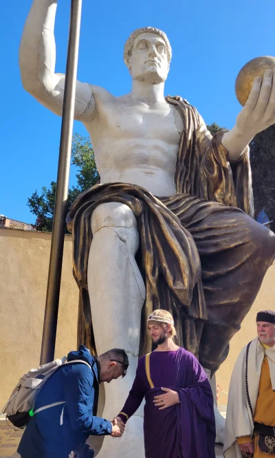 Pannoramix - Takie tam, z Konstantynem Wielkim przed jego nowym posągiem w Rzymie ( ͡...