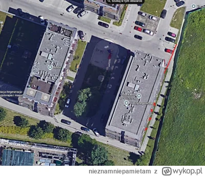 nieznamniepamietam - Piękny przykład krakoskiej patodeweloperki. Dorysowana czerwona ...