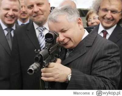 Warcomx - Wyciekło zakulisowe zdjęcie co widział Mentzen mówiący do kamery. 

#polity...