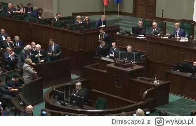 Drmscape2 - Dzisiaj w sejmie, gdy marszałek wywołał przemówienie Sikorskiego, to kacz...