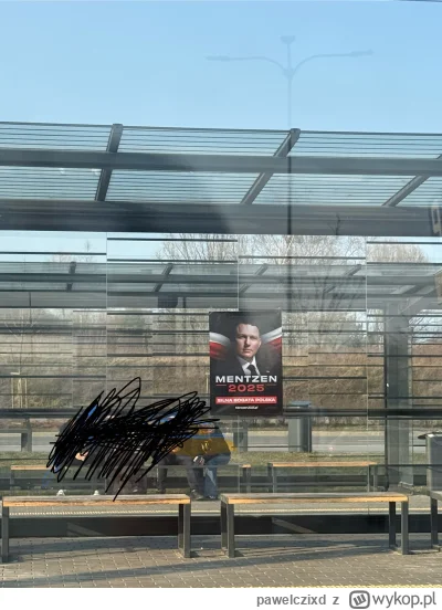 pawelczixd - #polityka 
Ekipa Memcena oblepila swoimi plakatami wiaty na pętli tramwa...
