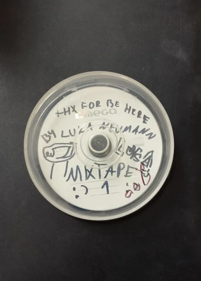 1719181312111614 - Siema

:)))))))

Chciałem się tylko pochwalić że wydałem swój pier...