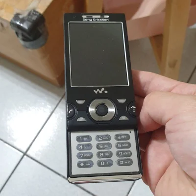 cutecatboy - @ZapomnialemHaslaDoKonta: ten telefon i SE W995 (pic rel) to były maszyn...