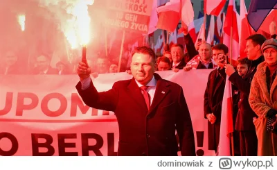 dominowiak - > wielokrotnie używał środków pirotechnicznych

@Jabby: tuta j jest dowó...