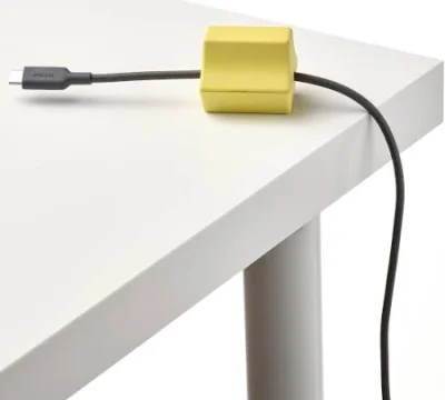 6poziomprokrastynacji - @dominowiak: chodzi o to, zeby kabel nie s--------l z biurka: