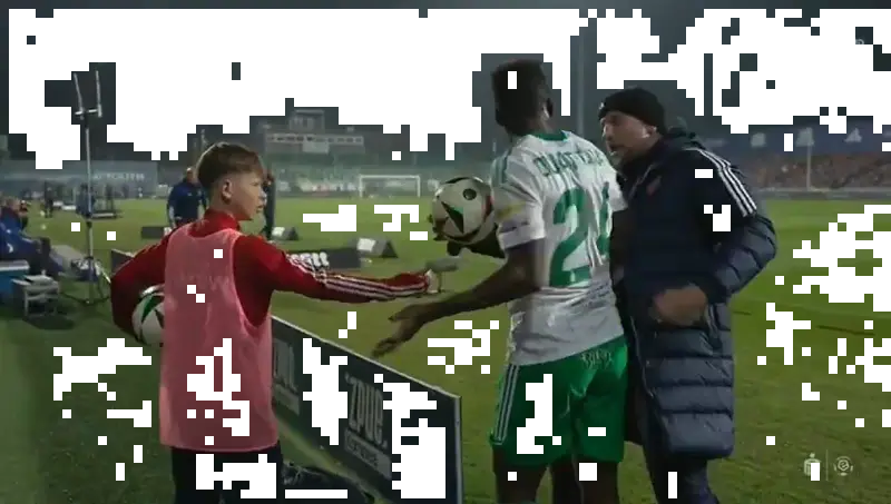 marcelus - Młody jakby dał czarnemu to by go na kocioł nie wpuścili
#mecz