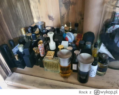 Rnck - #perfumy 
Moja kolekcja, głównie nisza, 52 flakony + niezliczona ilość odlewek...