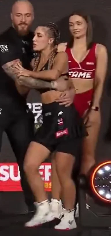 kre-dens - Zażenowana ringówa ma wiecej honoru, szacunku oraz zna podstawy kodeksu, z...