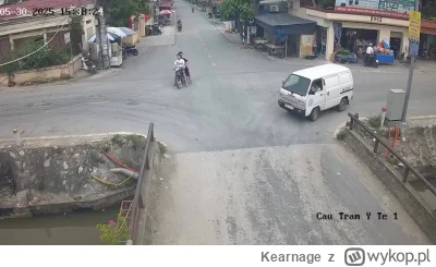 Kearnage - #trzecieoko
Nawet telefonu nie upuścił