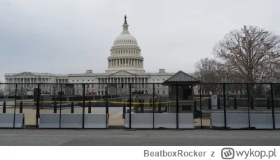 BeatboxRocker - @SkrytyZolw: ustawili ogrodzenie dookoła Kapitolu