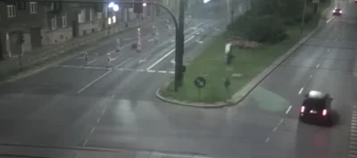 Morf - >W trakcie braku robót owszem. Teraz ewidentnie wyglądała na jednojezdniową.

...