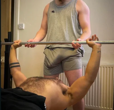 z.....i - witam. czy mam dobrą forme czy asekuracji kolegi?

#silownia #mikrokoksy