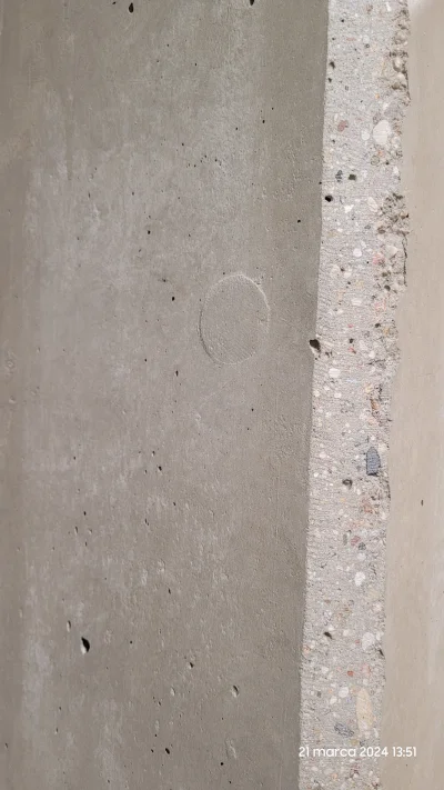 r5678 - Po co w betonie robi się takie okręgi? o co w tym chodzi?

#architektura #bud...