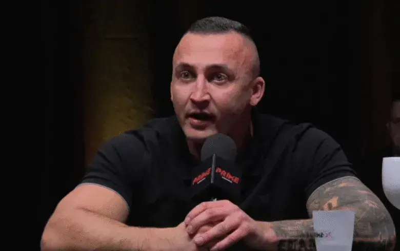 Najmanustrzeci - @shredded: Ty, ile tych filmów robisz Ty. Może Ty reżyser jakiś jest...