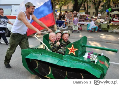 DamSon - @krokietowy: a tymczasem w Rosji kult stalinizmu wiecznie żywy i wpajany dzi...