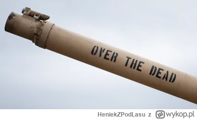 HeniekZPodLasu - @Mac_Inc: zdaje się że już je żre ( ͡° ͜ʖ ͡° )つ──☆*:・ﾟ