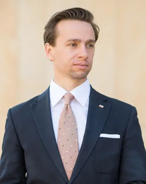 zubrzpuszczy - Taka ciemna obwódka wokół ust to efekt fanatycznego praktykowania rimm...