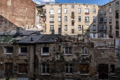 sontur - Wojna to straszna rzecz. Zniszczone budynki, zniszczone życia tysięcy ludzi....