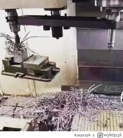 kusprzyk - #cnc 
Po co komu robot z paletami jak można imadlami zazbroic magazyn ( ͡°...