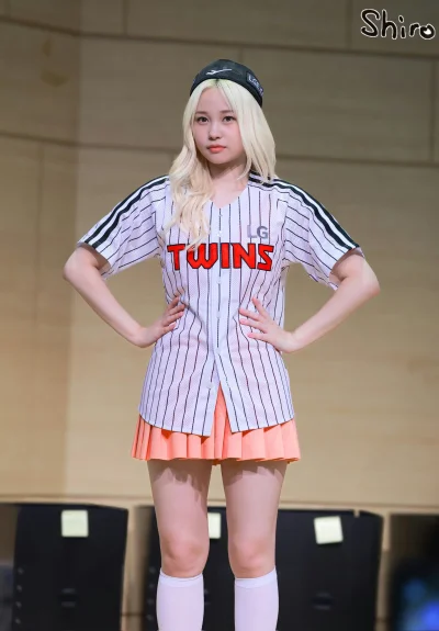 XKHYCCB2dX - #koreanka #jihan #weeekly